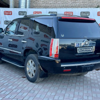 Cadillac Escalade — миниатюра 4