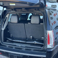 Cadillac Escalade — миниатюра 7