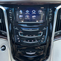 Cadillac Escalade — миниатюра 11