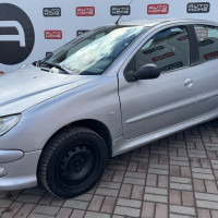 Peugeot 206 — миниатюра 1