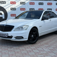 Mercedes-Benz S-класс — миниатюра 1