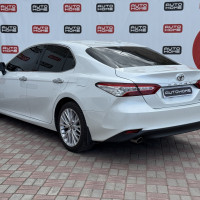 Toyota Camry — миниатюра 6