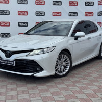Toyota Camry — миниатюра 1