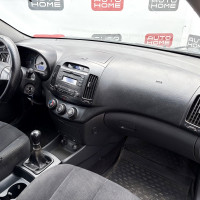 Hyundai Elantra — миниатюра 9
