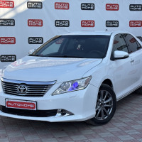 Toyota Camry — миниатюра 1