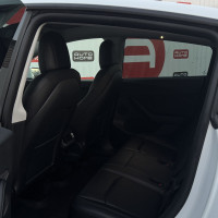 Tesla Model Y — миниатюра 9