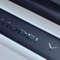 Tesla Model Y — миниатюра 5