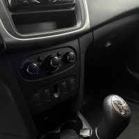 Renault Logan — миниатюра 8