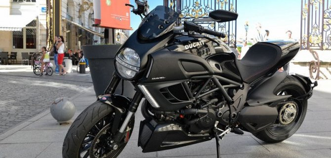 У мотоциклов Ducati Diavel проблемы с «точкой опоры»