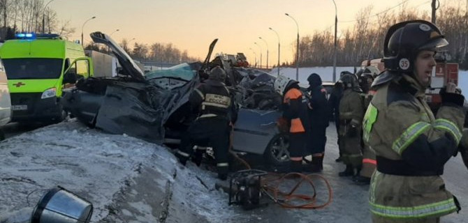 Водитель «Лексуса» погиб в ДТП в Новосибирске