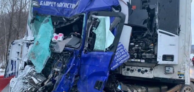 В ДТП с фурами в Челябинской области погиб человек