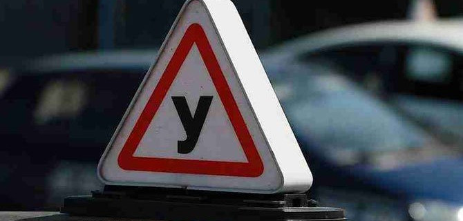 Третий не лишний: при сдаче на права можно будет позвать в машину свидетеля