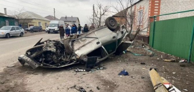 В Воронежской области опрокинулась иномарка – водитель погиб