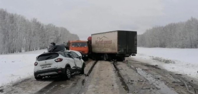 В ДТП в Бирском районе Башкирии погиб водитель иномарки