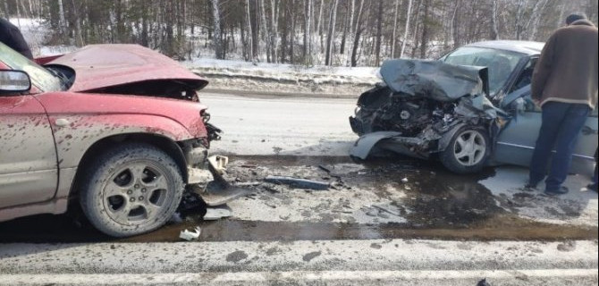 Пять человек пострадали в ДТП под Новосибирском