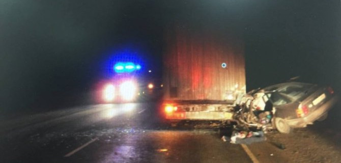 Водитель иномарки погиб в ДТП с фурой в Саратовской области