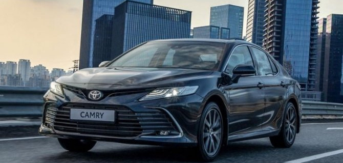 В России начался приём заказов на рестайлинговую Toyota Camry