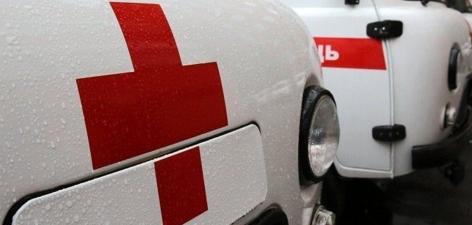 Три человека пострадали при опрокидывании автомобиля в Оренбургской области