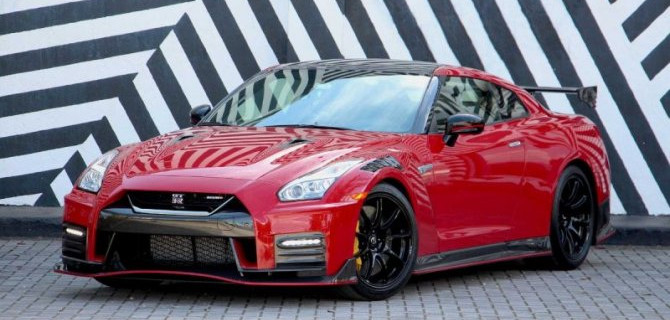 Суперкар Nissan GT-R получит гибридную версию