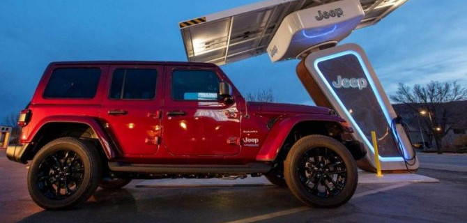 Jeep откроет фирменные зарядные станции