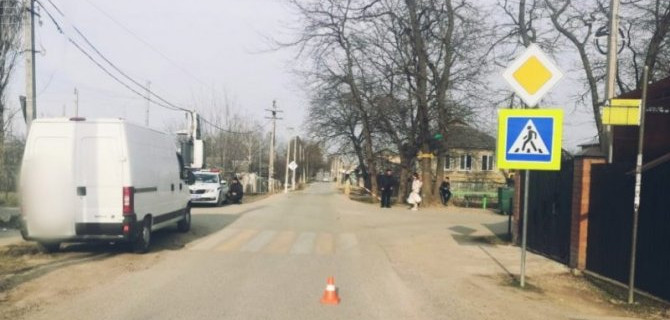 В Пятигорске фургон сбил подростка на переходе
