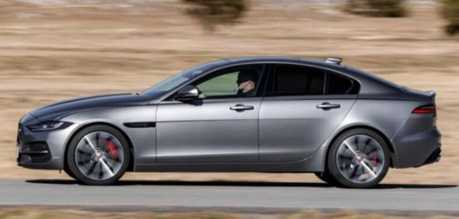 Росcию покинул седан Jaguar XE