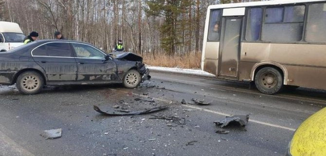 Девушка погибла в ДТП с автобусом под Тюменью