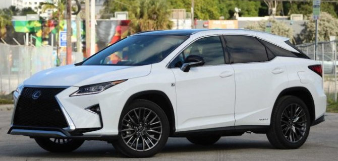 Фирма Lexus установила рекорд по продажам в России