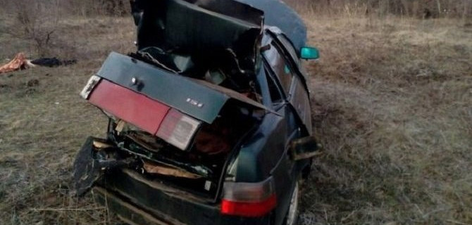 Водитель ВАЗа погиб в ДТП под Саратовом