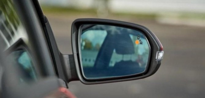 Lada Vesta FL может получить систему контроля «слепых зон»