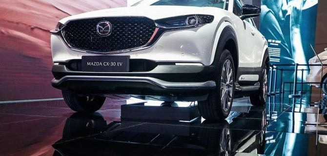 Шанхай-2021: представлен электрокроссовер Mazda CX-30 EV