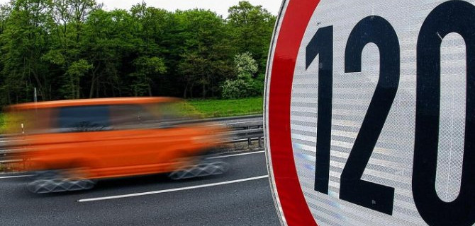 В России предложили арестовывать водителей-лихачей