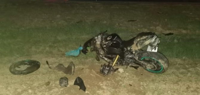 Мотоцикл столкнулся с КамАЗом в Волгоградской области