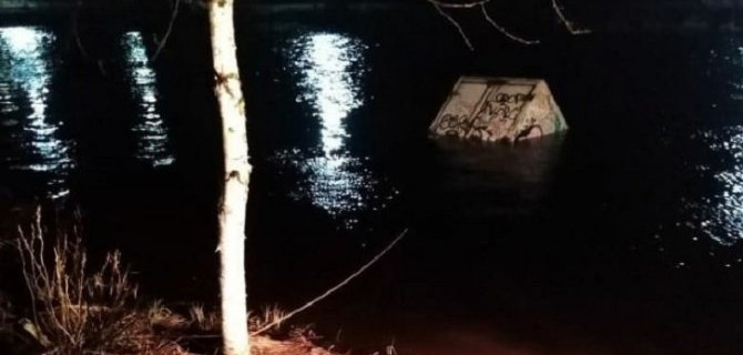 Мужчина утонул в «Газели» в Волховском районе Ленобласти