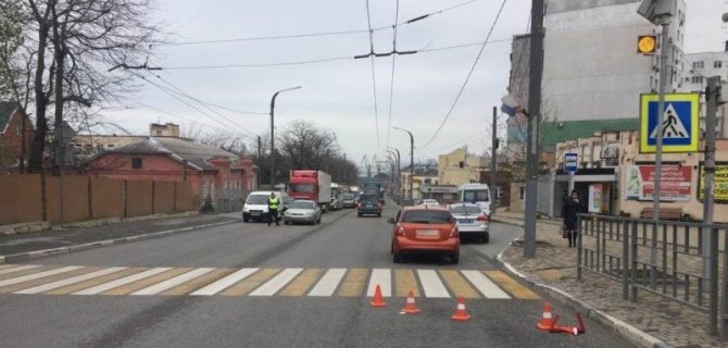 В Новороссийске иномарка сбила 12-летнего ребенка на переходе