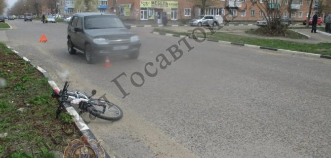 В Ефремове автомобиль сбил 10-летнего велосипедиста