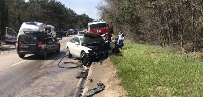 В ДТП со «скорой» в Ялте погиб человек