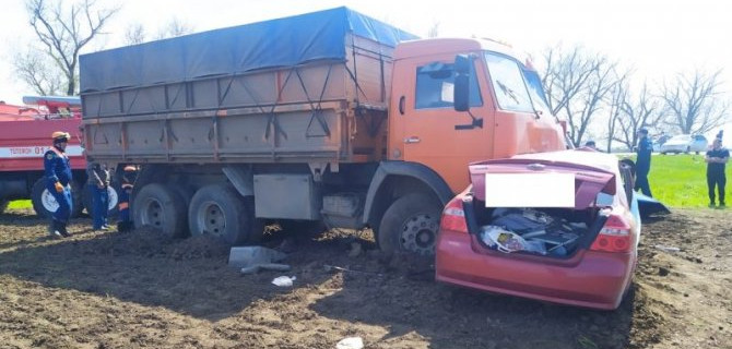 Четыре человека, включая ребенка, погибли в ДТП на Ставрополье
