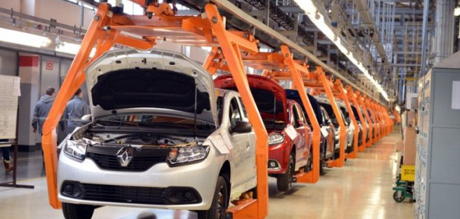 «АвтоВАЗ» остановил сборку двух моделей Renault 
