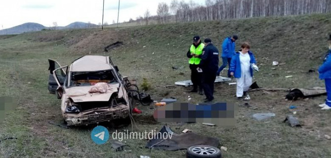 Три человека погибли при опрокидывании автомобиля в Башкирии