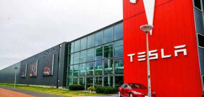 Китайские владельцы Tesla жалуются на тормоза