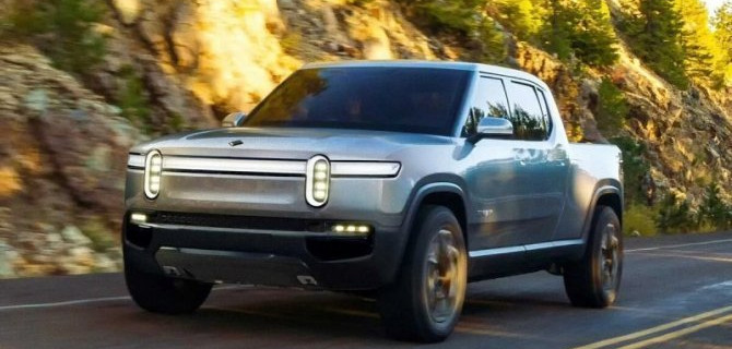 Электропикап Rivian R1T получит съёмную крышу