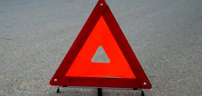 Под Оренбургом автомобиль врезался в столб – водитель погиб