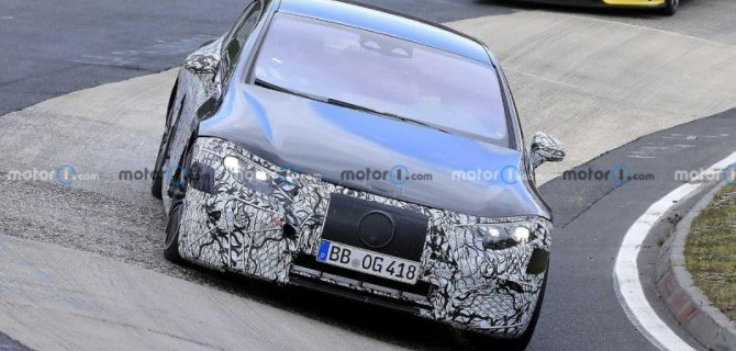 На «Нюрбургринге» появился форсированный Mercedes-AMG EQS