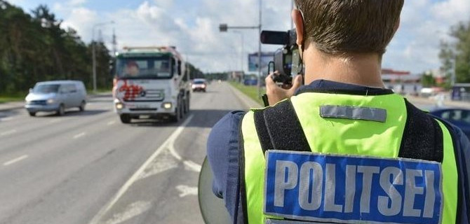 В Эстонии водителей, превысивших скорость, будут просить не торопиться и подумать