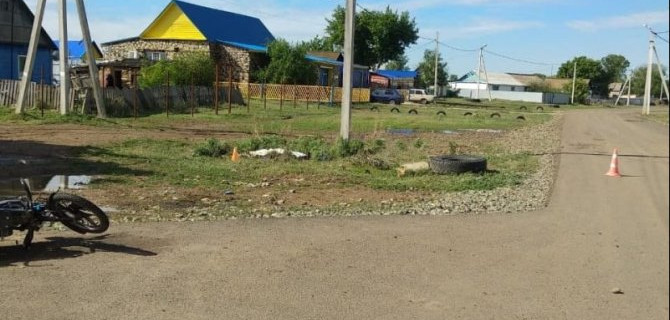 Водитель мопеда погиб в ДТП в Оренбургской области