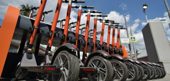 Кому выгодно ограничение скорости самокатов в Санкт-Петербурге и Москве