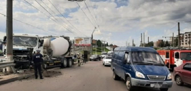 Женщина пострадала в массовом ДТП в Курске