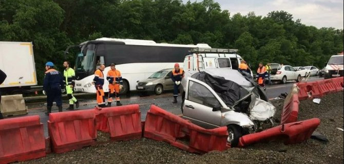 Три человека погибли в ДТП на трассе «Дон» в Ростовской области