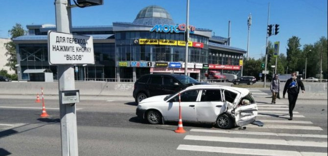 Женщина и двое детей пострадали в ДТП в Тюмени